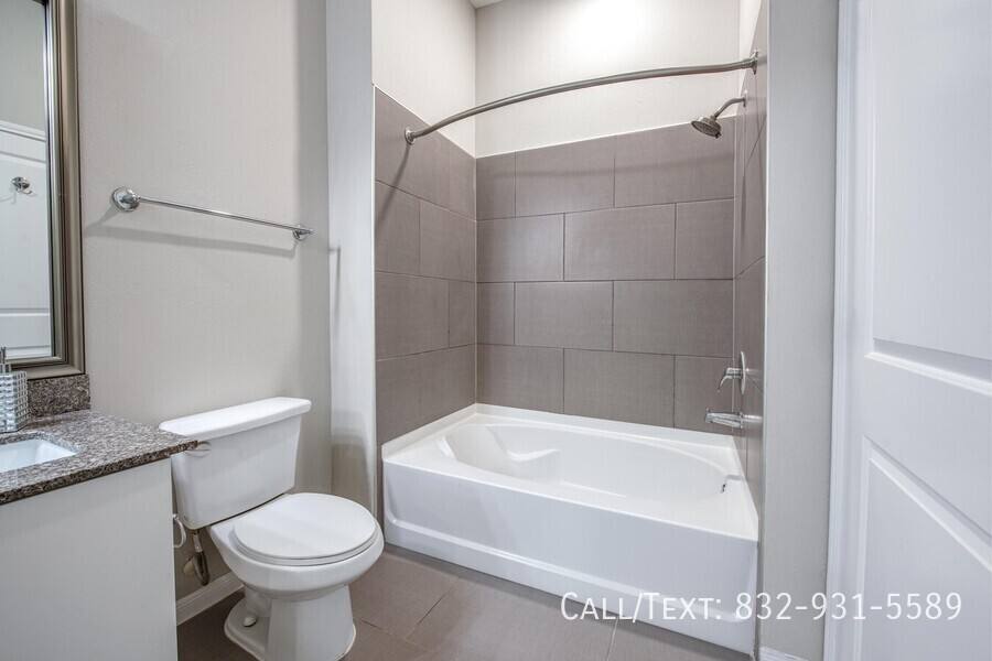 Apartment for rent at 225 S Heights Blvd #ABH2, Houston, TX 77007