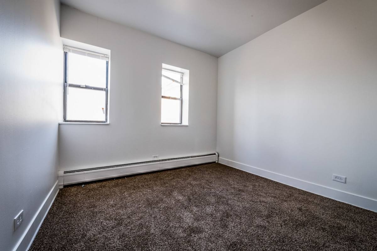 Apartment for rent at 136 E 155th St, Harvey, IL 60426