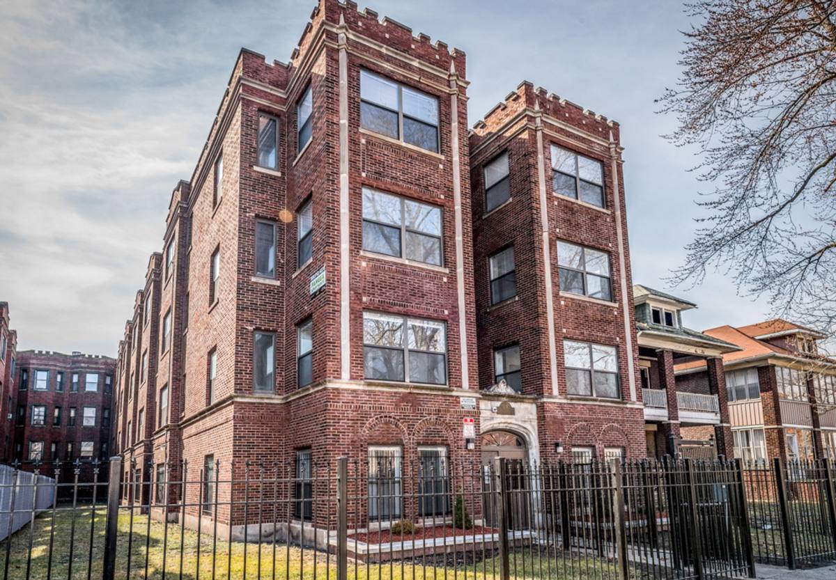 Apartment for rent at 136 E 155th St, Harvey, IL 60426