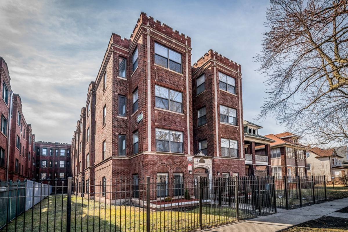 Apartment for rent at 136 E 155th St, Harvey, IL 60426