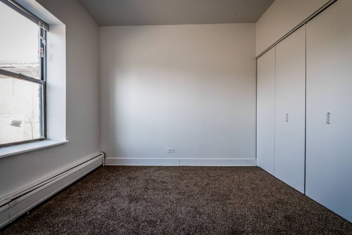 Apartment for rent at 136 E 155th St, Harvey, IL 60426