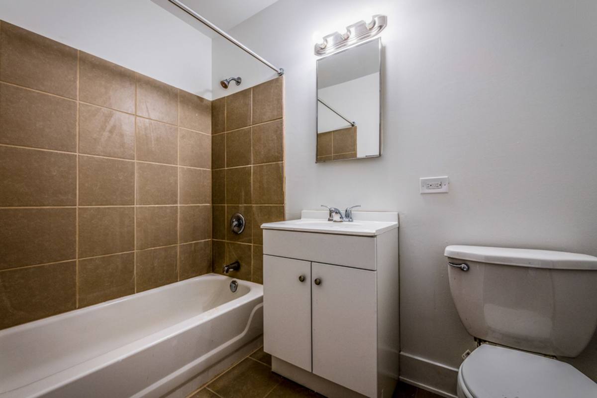 Apartment for rent at 136 E 155th St, Harvey, IL 60426