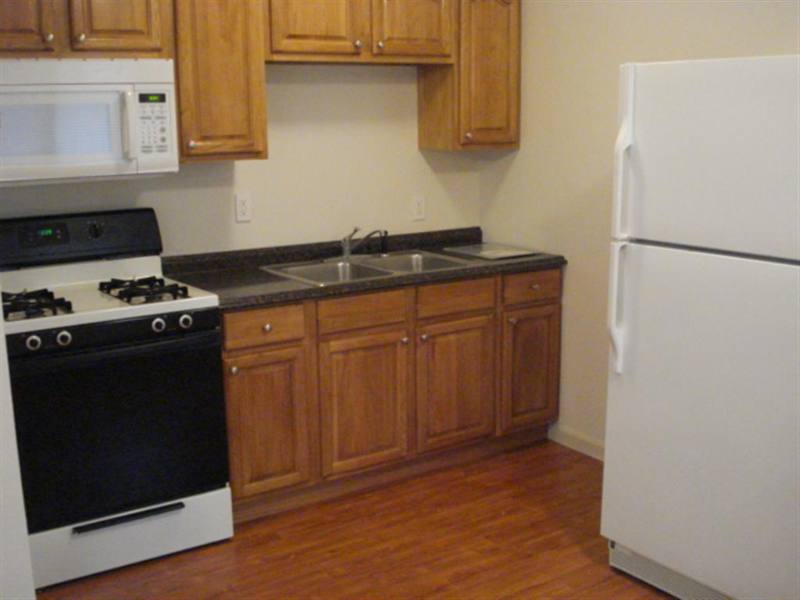 Apartment for rent at 1955 Reynolds, Toledo, OH 43614