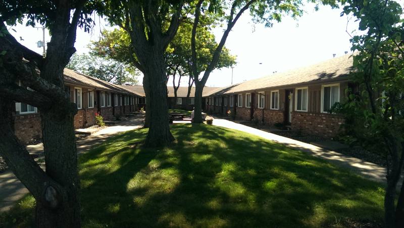 Apartment for rent at 1955 Reynolds, Toledo, OH 43614