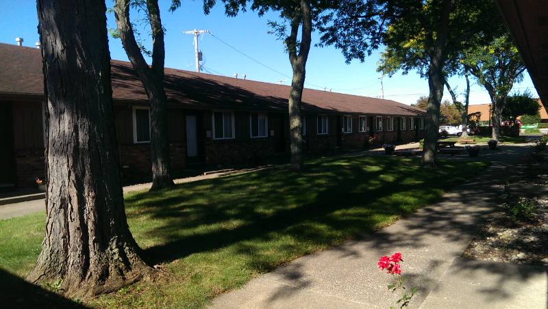 Apartment for rent at 1955 Reynolds, Toledo, OH 43614