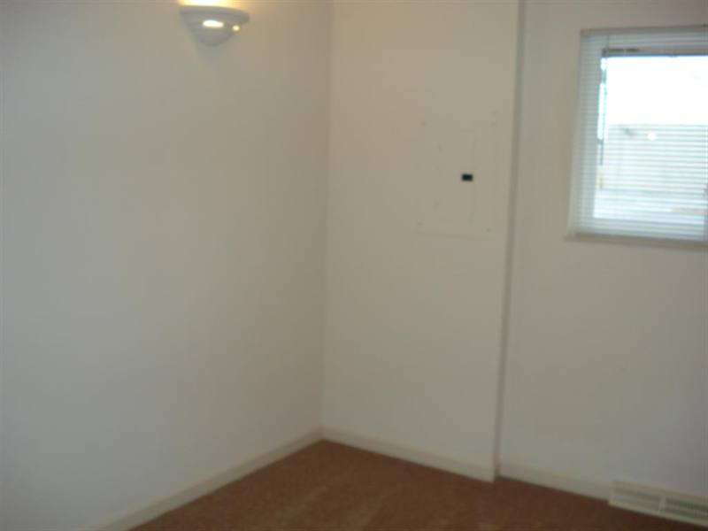 Apartment for rent at 1955 Reynolds, Toledo, OH 43614