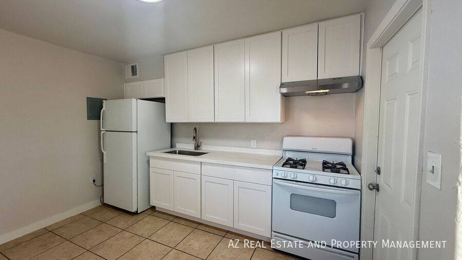 Apartment for rent at 1405 W Clarendon Ave #1, Phoenix, AZ 85013