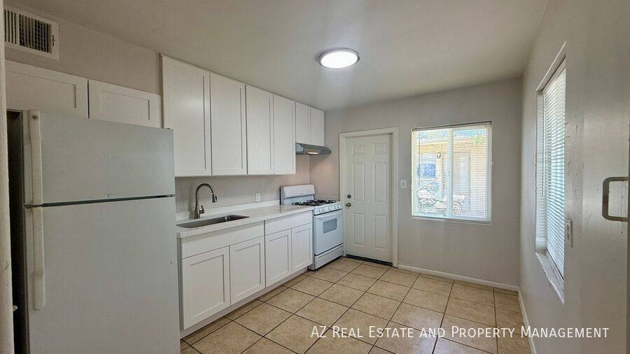 Apartment for rent at 1405 W Clarendon Ave #1, Phoenix, AZ 85013