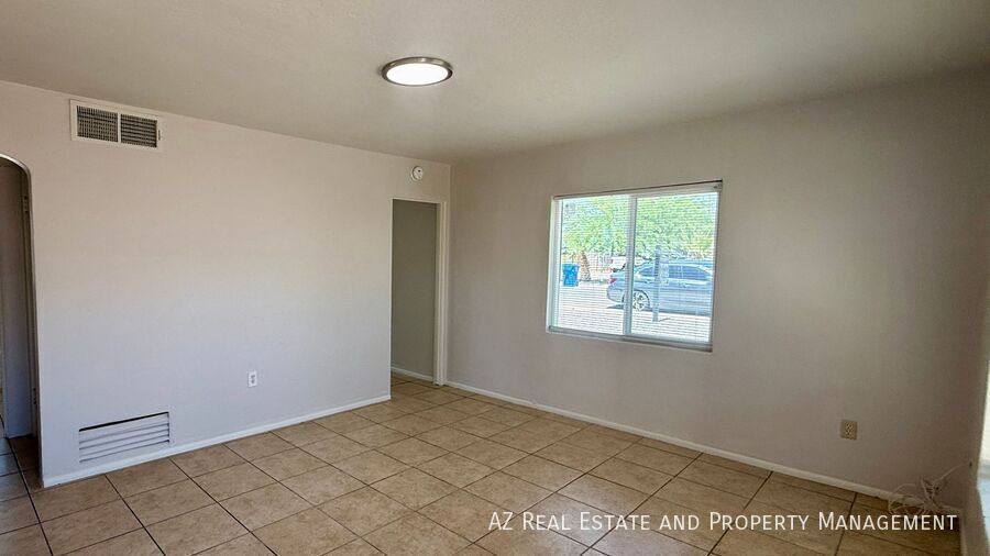 Apartment for rent at 1405 W Clarendon Ave #1, Phoenix, AZ 85013