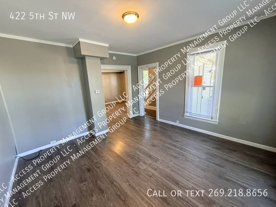 House for rent at 422 5th St NW, Grand Rapids, MI 49504