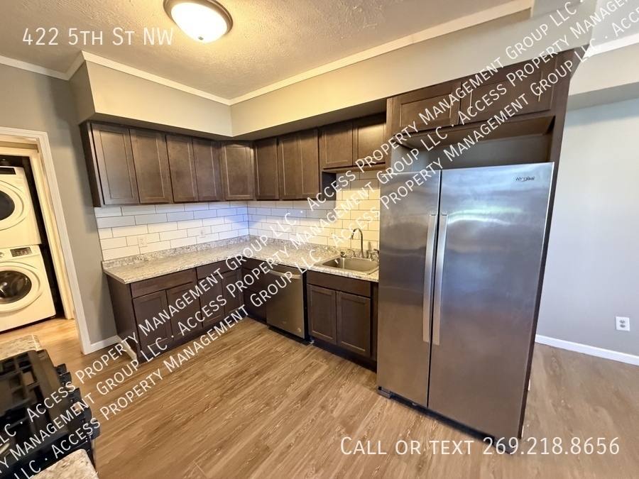 House for rent at 422 5th St NW, Grand Rapids, MI 49504