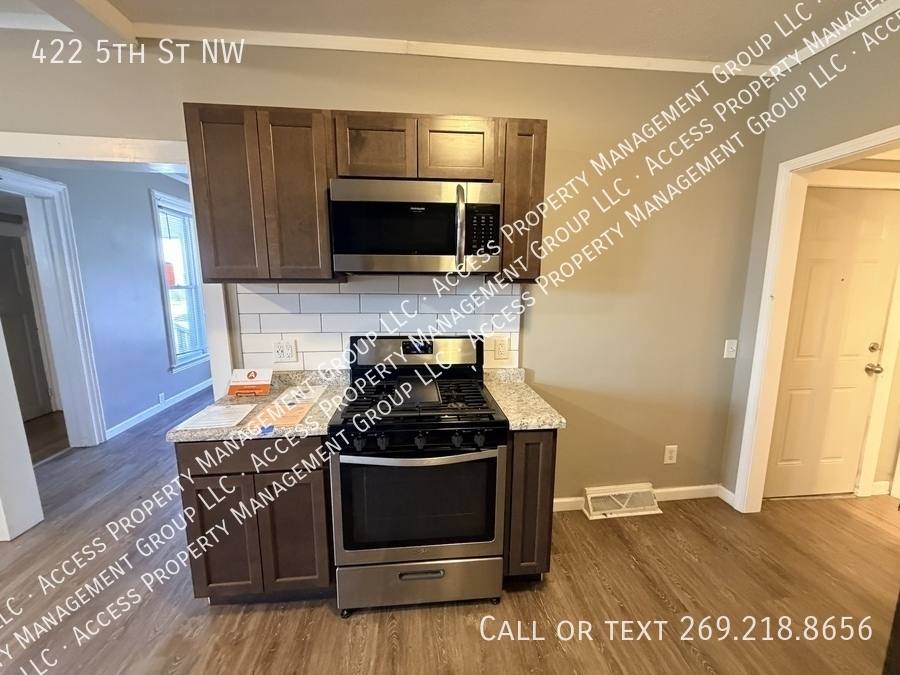 House for rent at 422 5th St NW, Grand Rapids, MI 49504