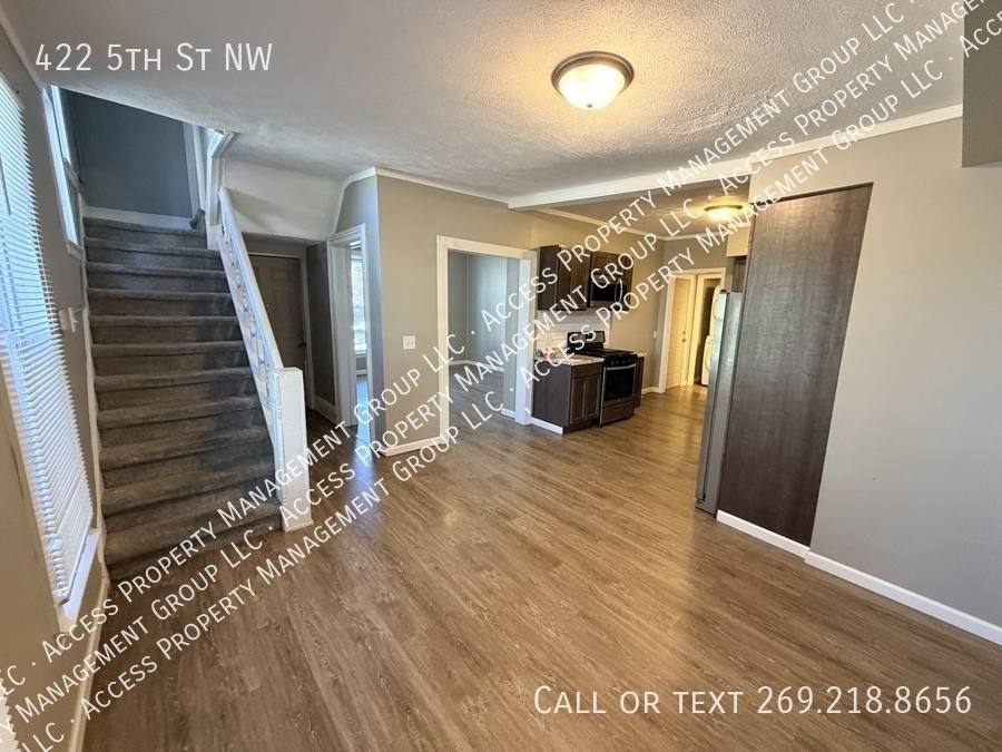 House for rent at 422 5th St NW, Grand Rapids, MI 49504