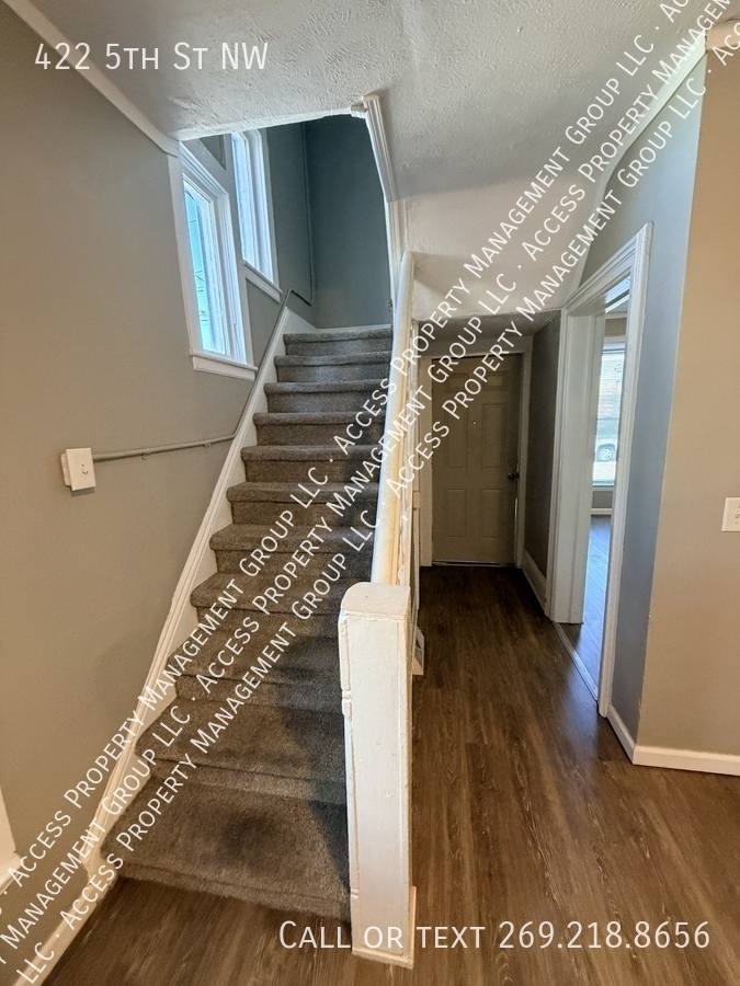 House for rent at 422 5th St NW, Grand Rapids, MI 49504