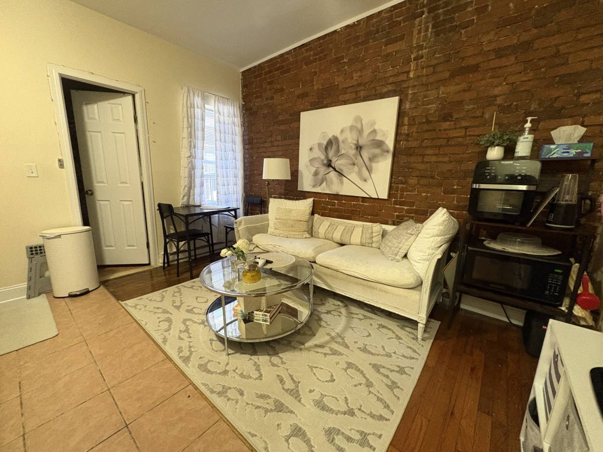 Townhouse for rent at 886 Huntington Ave #2-5, Boston, MA 02115