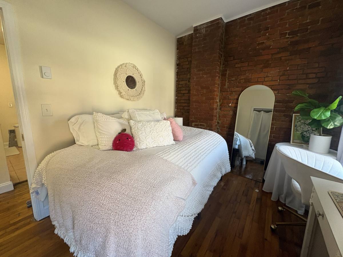 Townhouse for rent at 886 Huntington Ave #2-5, Boston, MA 02115