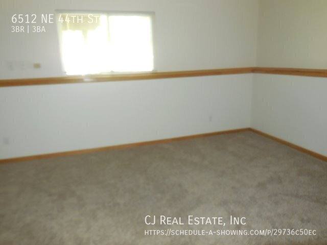 House for rent at 6512 NE 44th St, Kansas City, MO 64117
