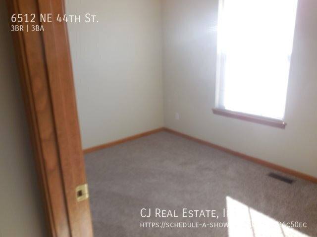 House for rent at 6512 NE 44th St, Kansas City, MO 64117