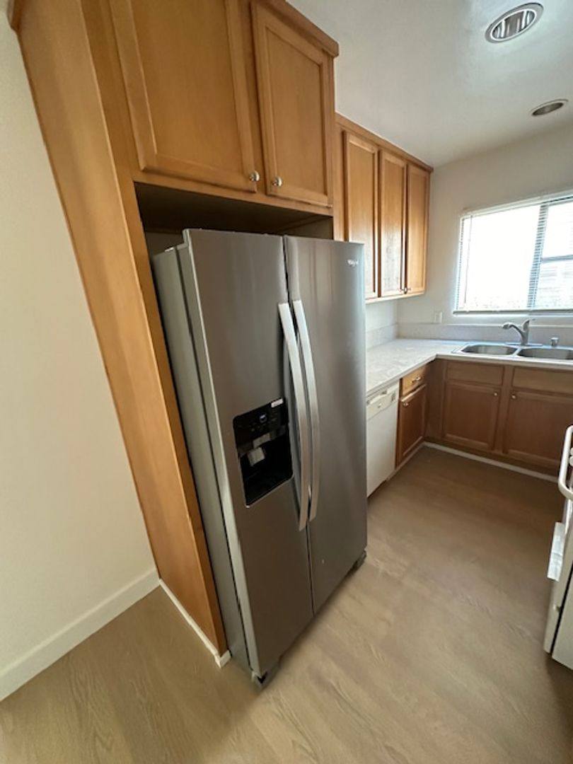 Apartment for rent at 3609 Mentone Ave, Los Angeles, CA 90034