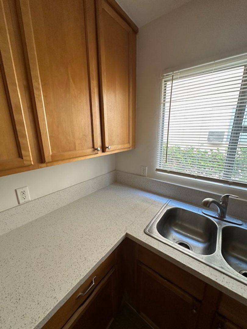 Apartment for rent at 3609 Mentone Ave, Los Angeles, CA 90034