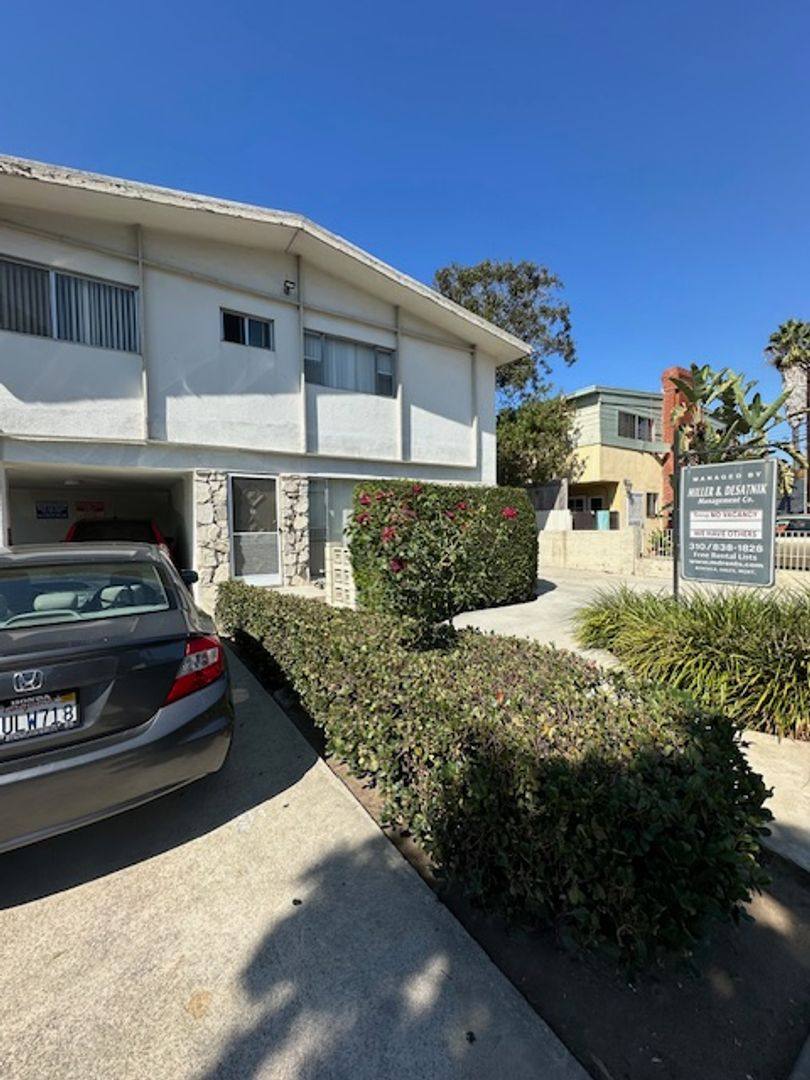 Apartment for rent at 3609 Mentone Ave, Los Angeles, CA 90034