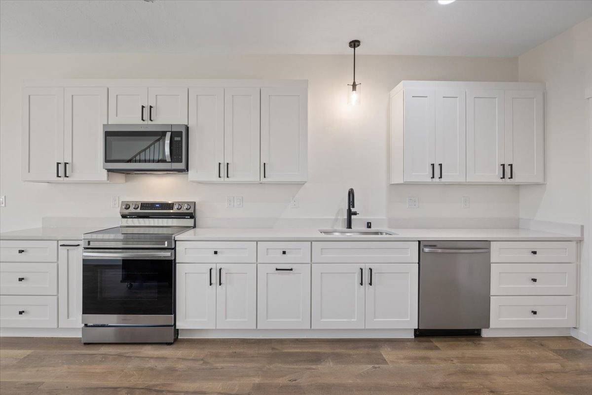 Townhouse for rent at 717 E Lacrosse Ave #1, Spokane, WA 99207