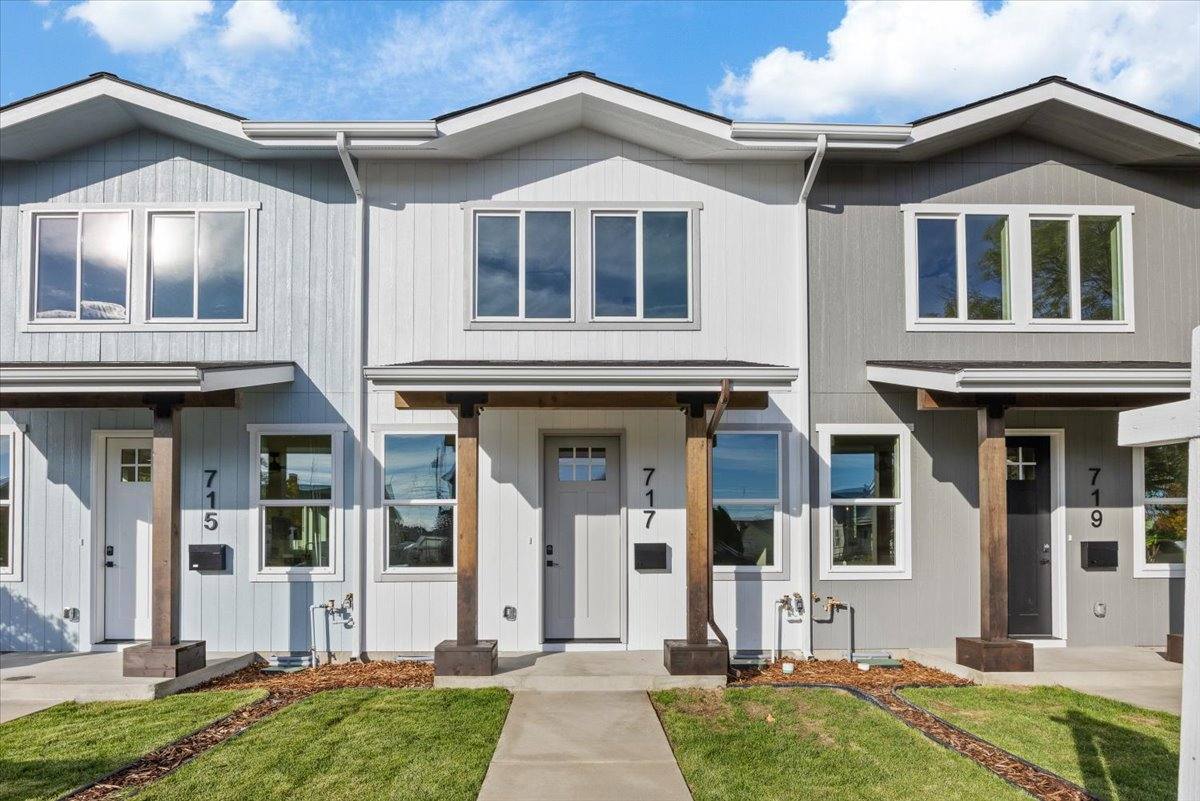 Townhouse for rent at 717 E Lacrosse Ave #1, Spokane, WA 99207