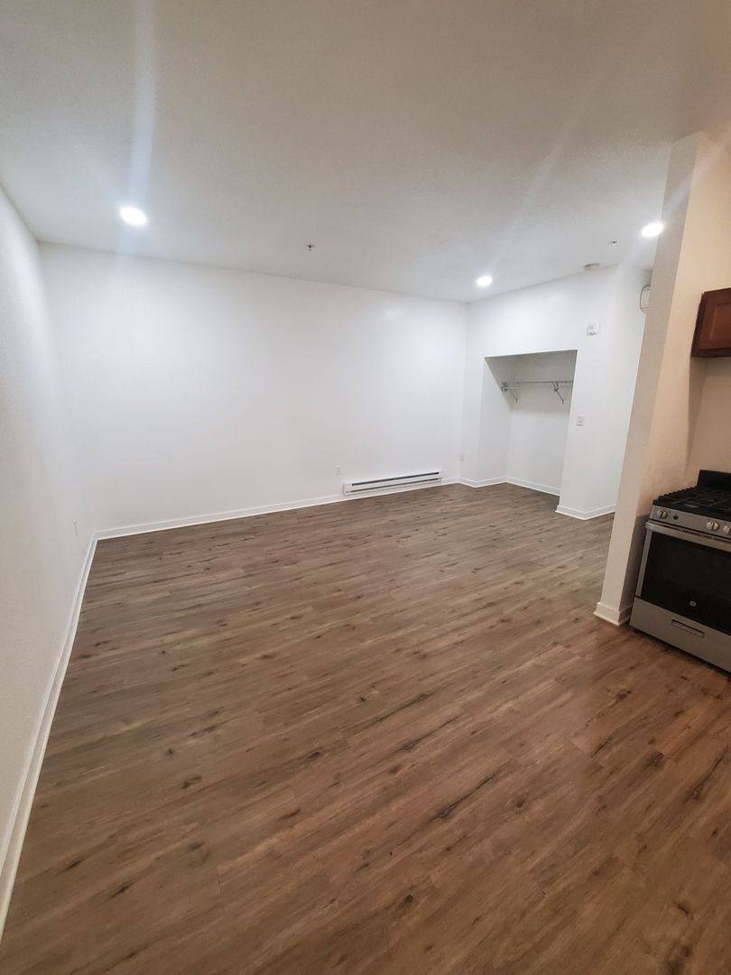 Apartment for rent at 2001 10th Ave, South Milwaukee, WI 53172
