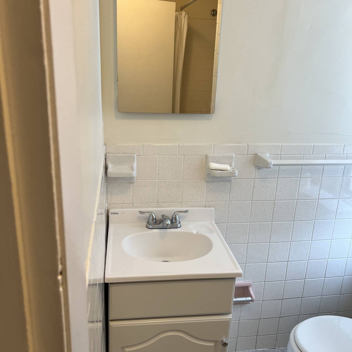 Apartment for rent at 18 Lincoln St #2, Newton Highlands, MA 02461