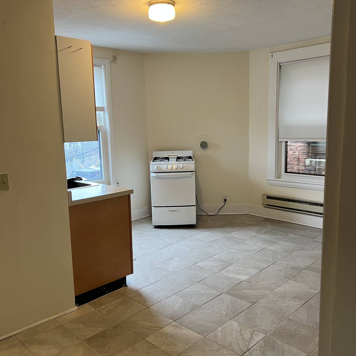 Apartment for rent at 18 Lincoln St #2, Newton Highlands, MA 02461