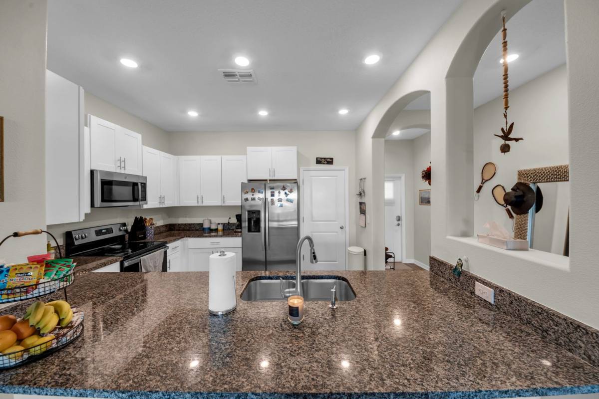 Townhouse for rent at 736 Royal Empress Dr, Ruskin, FL 33570