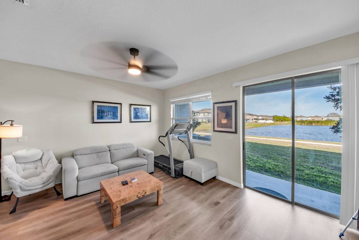 Townhouse for rent at 736 Royal Empress Dr, Ruskin, FL 33570