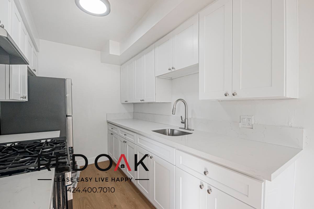 Condo for rent at 118 E Ivy Ave #2, Inglewood, CA 90302