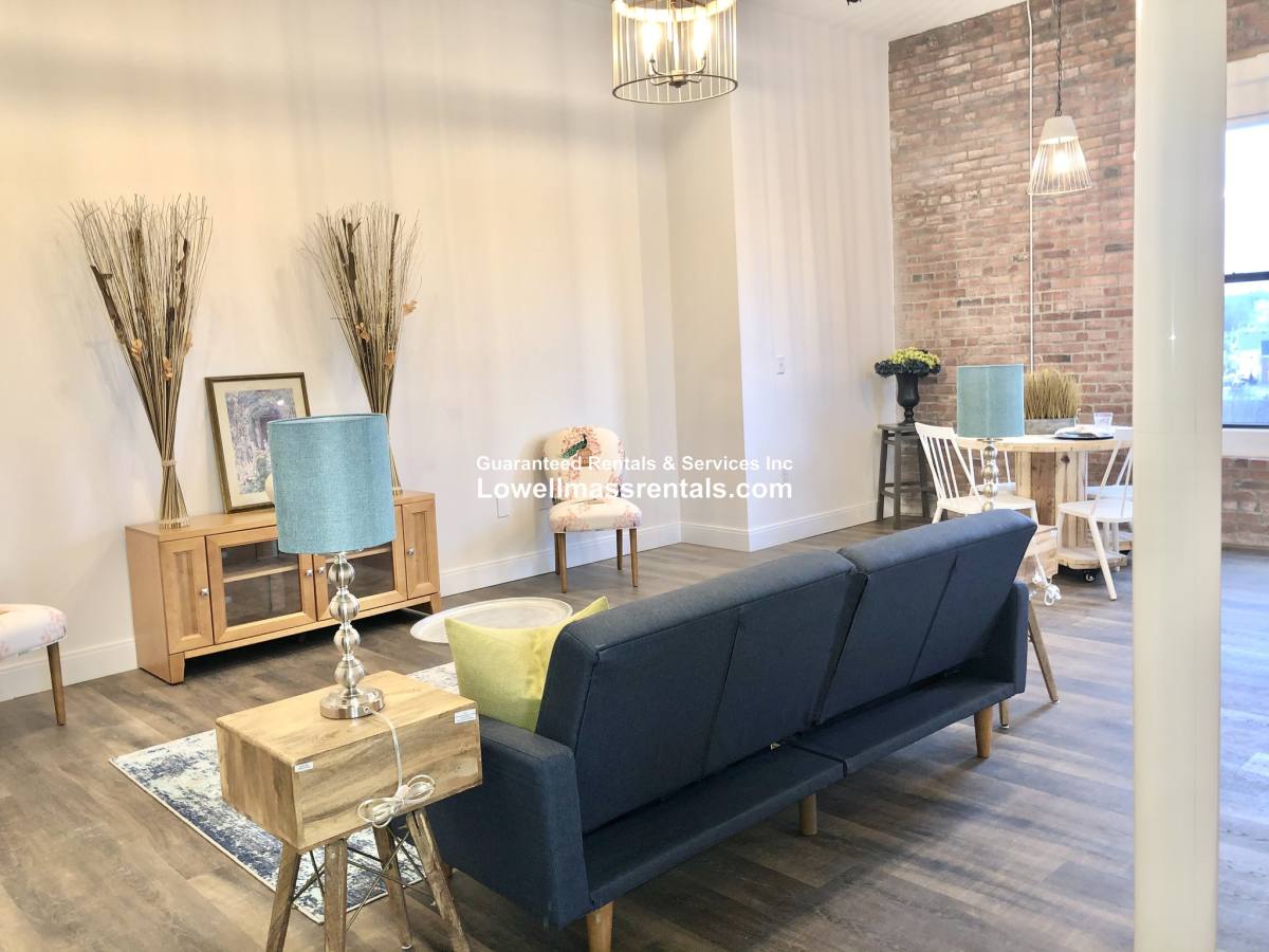 Apartment for rent at 357 Pawtucket St #102, Lowell, MA 01854