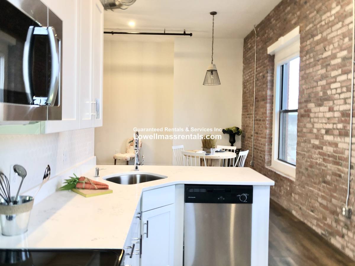 Apartment for rent at 357 Pawtucket St #102, Lowell, MA 01854