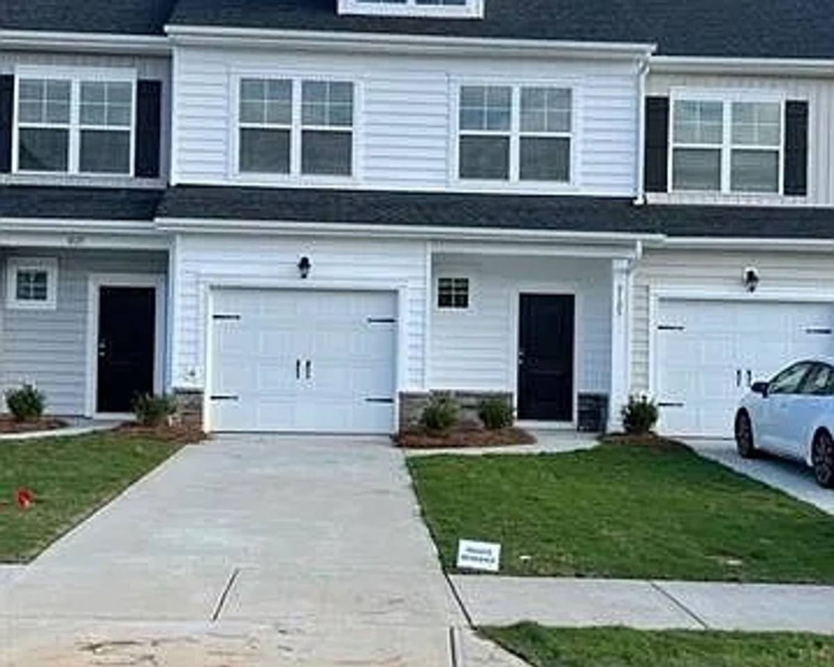 Townhouse for rent at 3752 Yorkshire Place, Terrell, NC 28682