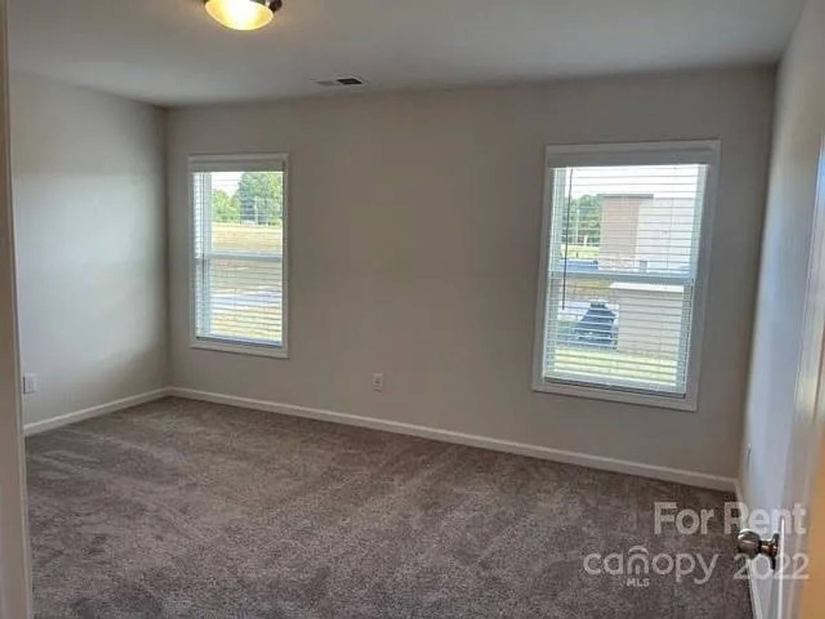 Townhouse for rent at 3752 Yorkshire Place, Terrell, NC 28682