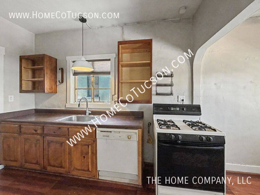 Apartment for rent at 544 E Speedway Blvd, Tucson, AZ 85705