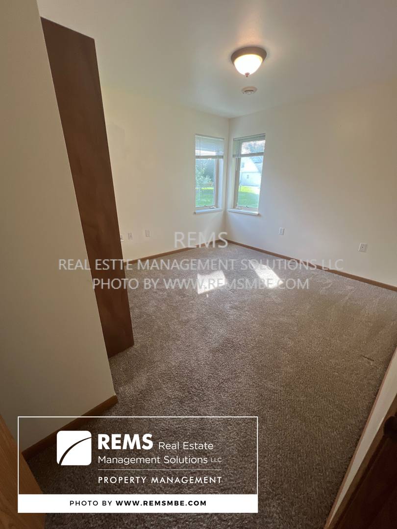 Apartment for rent at 202 W N St, Poynette, WI 53955