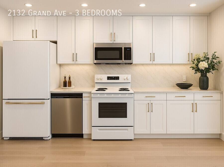 Apartment for rent at 2132 Grand Ave, West Des Moines, IA 50265