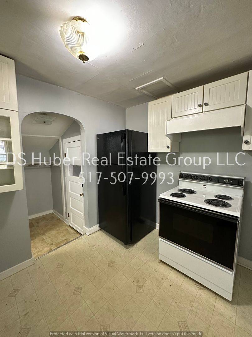 Apartment for rent at 3529 Bergman Ave, Lansing, MI 48910
