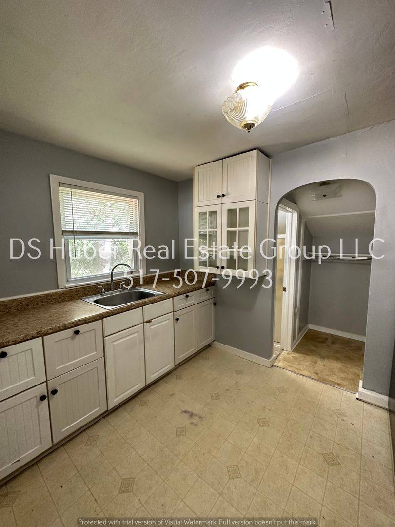 Apartment for rent at 3529 Bergman Ave, Lansing, MI 48910