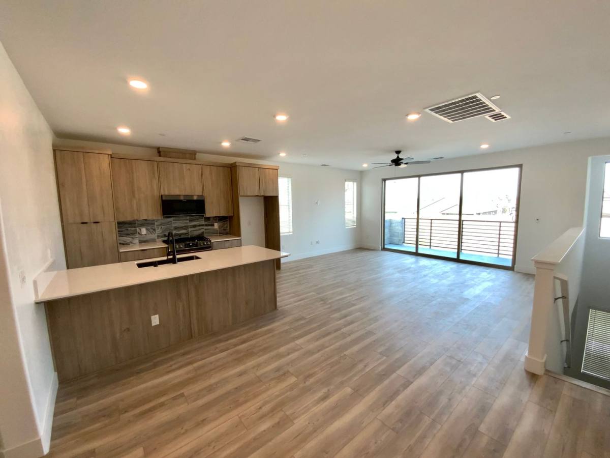 Townhouse for rent at 10991 N Blackberry, Fresno, CA 93730