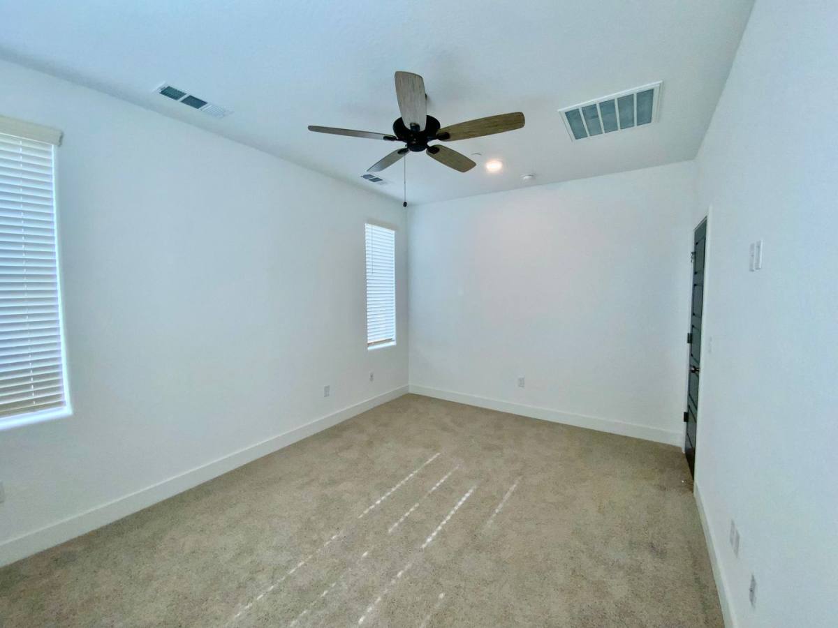 Townhouse for rent at 10991 N Blackberry, Fresno, CA 93730