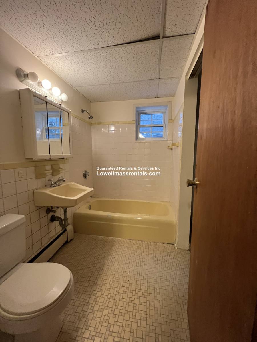 Apartment for rent at 238 Chelsea St #7, Everett, MA 02149