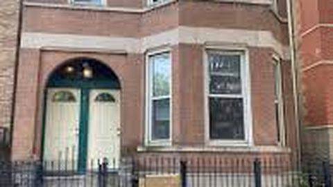 Apartment for rent at 821 N Hermitage Ave #1R, Chicago, IL 60622