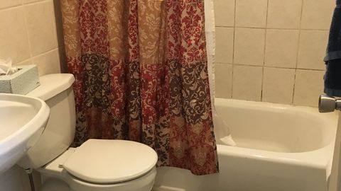 Apartment for rent at 821 N Hermitage Ave #1R, Chicago, IL 60622
