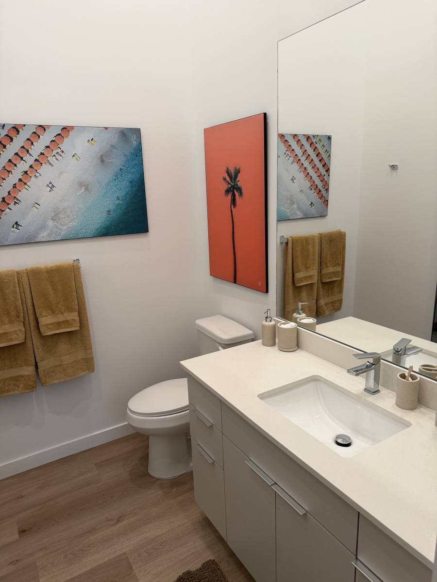 Apartment for rent at 303 S Federal Highway 608, Hollywood, FL 33020