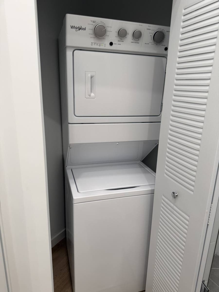 Apartment for rent at 303 S Federal Highway 608, Hollywood, FL 33020