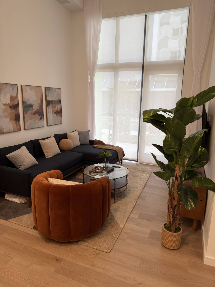 Apartment for rent at 303 S Federal Highway 608, Hollywood, FL 33020